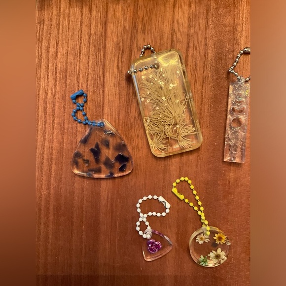 Hand Poured Resin Key rings, Great Lot! - Picture 2 of 3